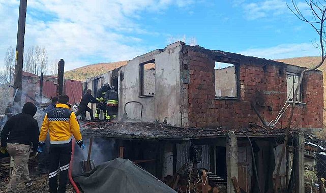 Samsun'da ev yangını: 2 ölü