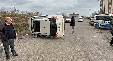 Samsun'da otomobil takla attı: 3 yaralı