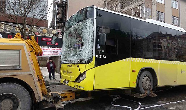 Sancaktepe'de İETT otobüsleri zincirleme kazaya karıştı: 3 kişi yaralandı