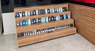 Şanlıurfa'da gümrük kaçağı cep telefonu operasyonu: 3 gözaltı