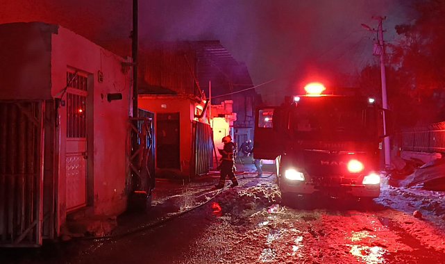 Şanlıurfa'da oduncular pazarında yangın