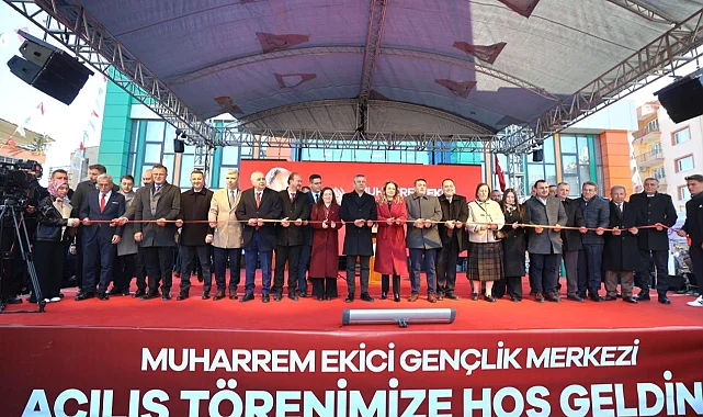 Saruhanlı'da gençlik ve sosyal belediyecilik projeleri hizmete açıldı
