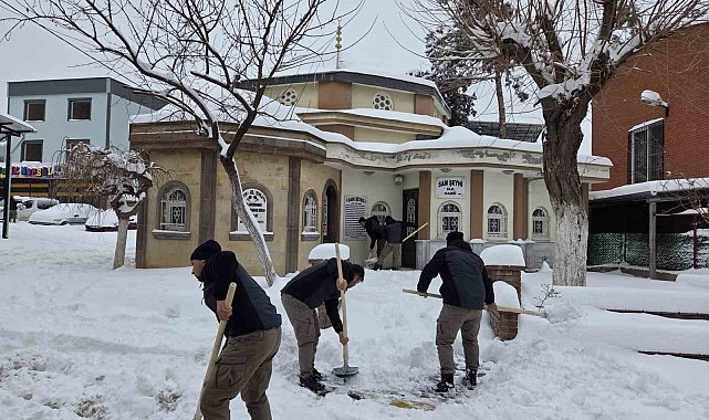 Şehitkamil'de camiler ibadete hazır