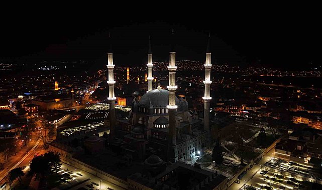 Selimiye Camii'nin ışıkları yıllar sonra yeniden yandı
