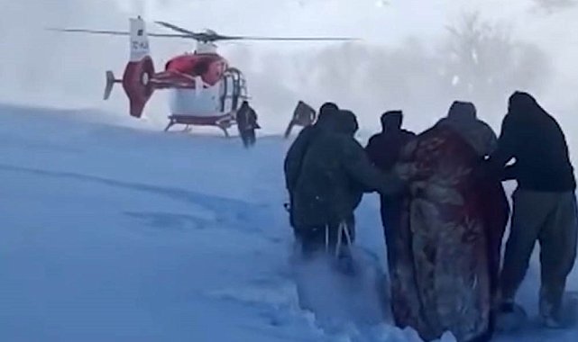 Şemdinli'de nefes kesen kurtarma: Kar esaretindeki hamile kadın için zamanla yarış