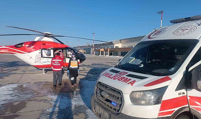 Şemdinli'de sıcak su yanığı olan bebek helikopter ambulansla Van'a sevk edildi