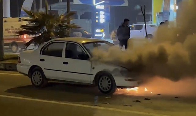 Seyir halindeki otomobil alev topuna döndü