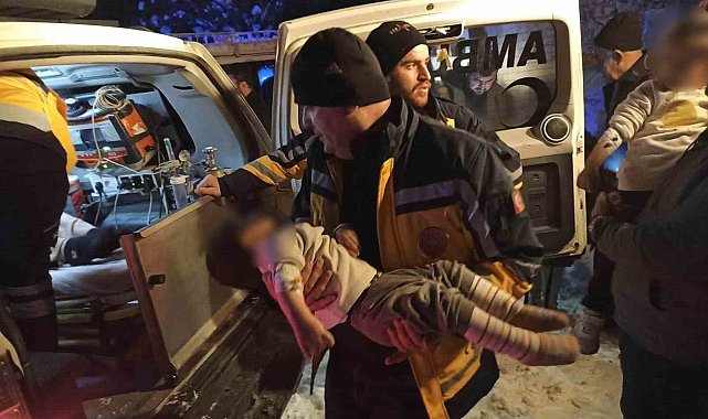Siirt'te kapanan yollar açıldı, hastalar hastaneye ulaştırıldı