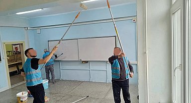 Sinop'ta yükümlülerden okullara bakım ve onarım desteği