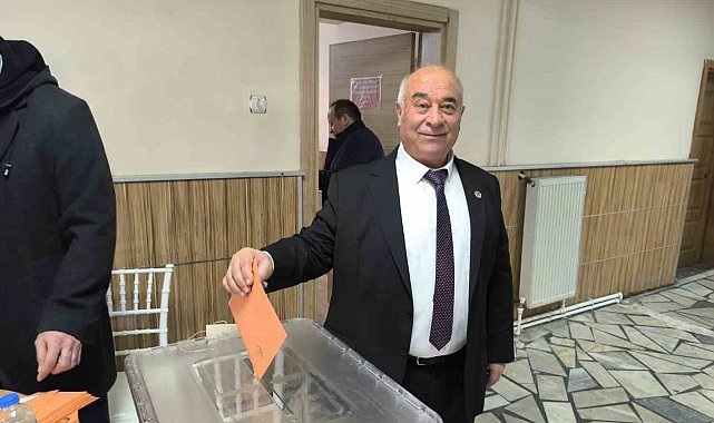 Şuhut'ta şoförler ve otomobilciler esnafı sandık başına gitti