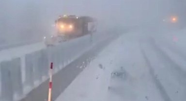 Sürücüler dikkat! D-100 Bolu Dağı Geçidi'nde kar ve buzlanma