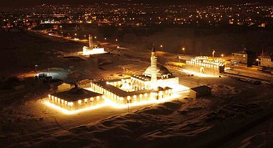 Tarihi Hüsrev Paşa Camii'nde gece ışıltısı: Tarih ve sanat buluştu