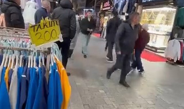Tarihi Kapalı Çarşı'da çatılar uçtu