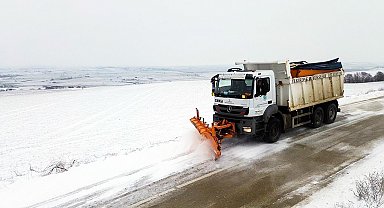 Tekirdağ Büyükşehir ekiplerinden kar mesaisi
