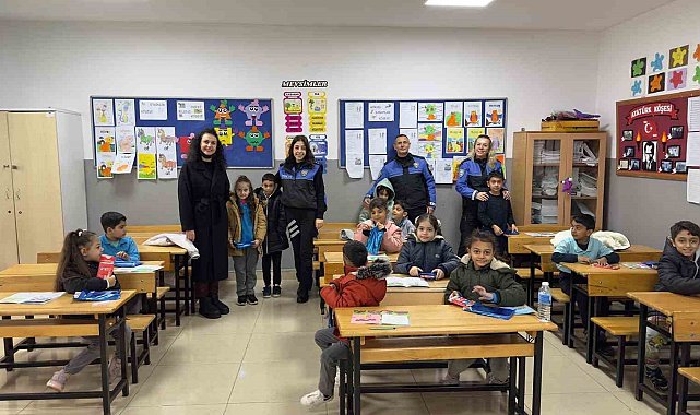 Tekirdağ Emniyeti'nden öğrencilere karne sürprizi