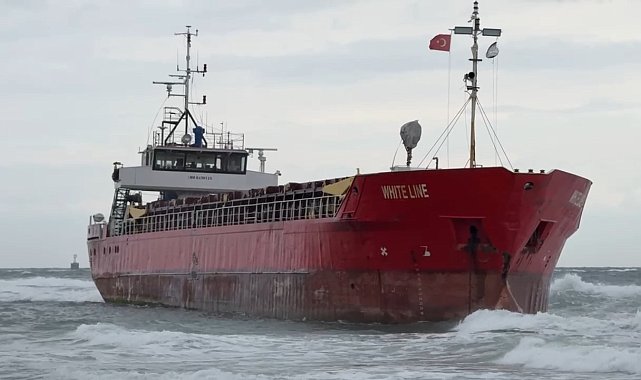 Tekirdağ'da yük gemisi karaya oturdu