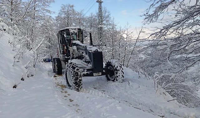 Trabzon Büyükşehir ekipleri karla mücadeleyi sürdürüyor