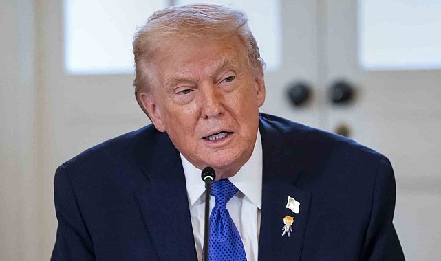 Trump: "İranlı vatanseverler, protestolarınıza devam edin, yardım yolda"