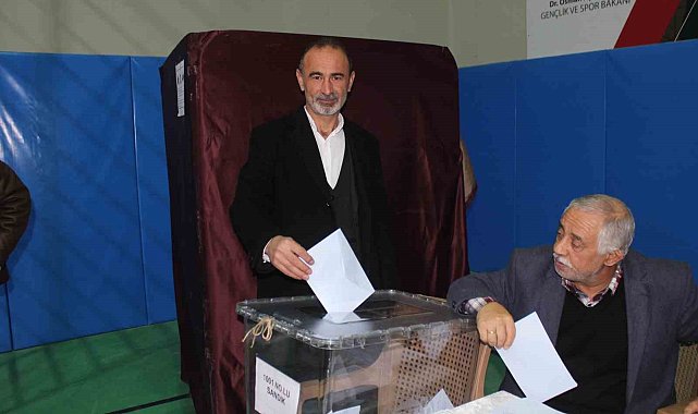 Türkeli Esnaf Odası'nda Ali Karahan güven tazeledi