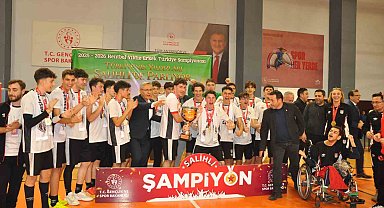 Türkiye'nin Yıldızları Salihli'de parladı: Hentbolda şampiyon Beşiktaş!