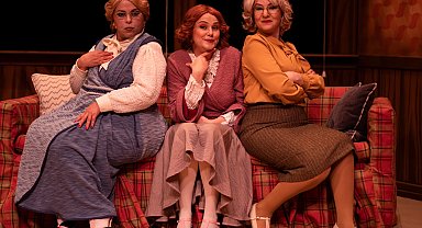 "Üç Jokerli Konken" Gebze'de seyirciyle buluştu