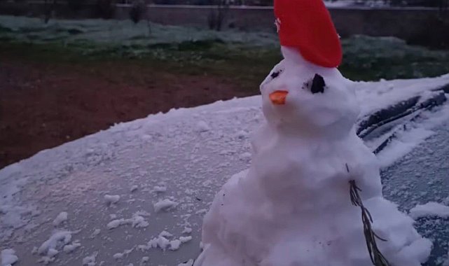 Urla'da kar yağışı etkili oldu