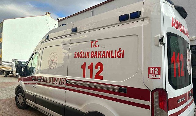 Uşak'ta bahçesindeki fırını yıkarken duvarın altında kalan adam yaralandı