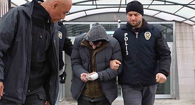Üvey babasını bıçakla ağır yaralayan şahıs tutuklandı