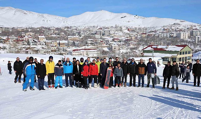 Vali Ahmet Karakaya, kayak il birinciliği müsabakalarında sporcularla buluştu