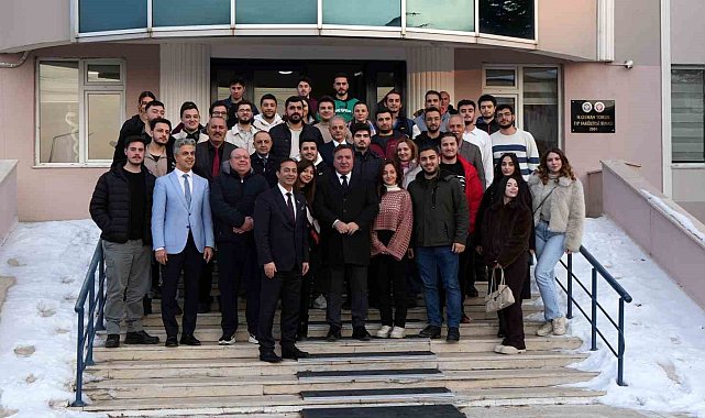 Vali Aydoğdu'dan gençlere mesaj: "Gençler yüksek sesle değil, aynı hizadan konuşulmak istiyor"