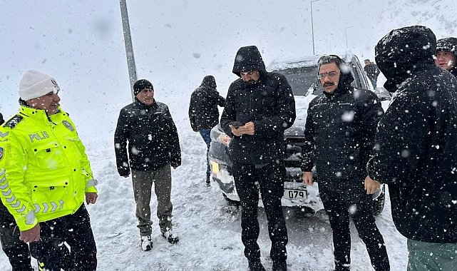 Vali Çelik'ten çığ uyarısı: "Zorunlu olmadıkça dışarı çıkmayın"
