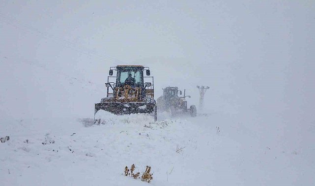 Van'da 671 yerleşim yerinin yolu ulaşıma kapandı