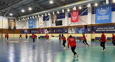 Yalıkavakspor, Üsküdar Belediyespor maçı öncesi İstanbul'da son antrenmanını yaptı