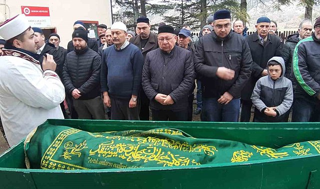 Yanan evinin önünde kedisine sarıldığı fotoğrafla tanınan Ali Meşe son yolculuğuna uğurlandı