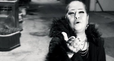 Yeliz'den Bağdat Caddesi'nde sokak konseri