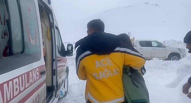 Yoğun kar ve zorlu şartlara rağmen hayat kurtaran müdahale