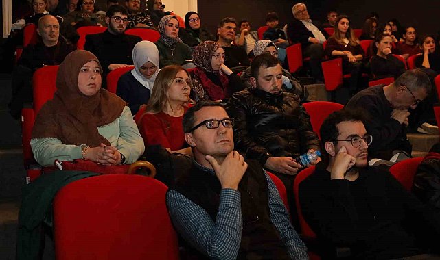 Yönetmen Vuslat Saraçoğlu Sakarya'da sinemaseverlerle buluştu