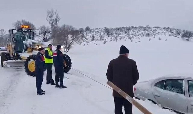 Yozgat'ta karla mücadele aralıksız sürüyor