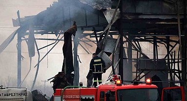 Yunanistan'da bisküvi fabrikasında yangın: 4 ölü