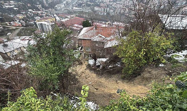 Zonguldak'ta heyelan sebebiyle su ve elektrik hattı zarar gördü