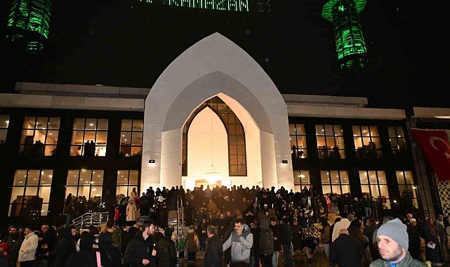 3 bin kişilik cami ilk teravihle hizmete girdi