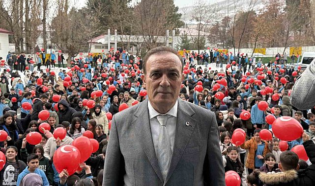 'Bayrak sevgisi' temasıyla okullarda ikinci dönem başladı