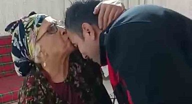 'Benim size borcum ne' sorusuna 'sen bize dua et yeter' yanıtını alınca itfaiyeciyi alnından öptü