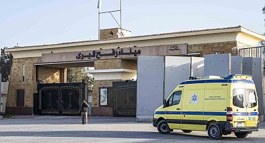 AB yetkilisi: "Refah Sınır Kapısı'ndan dün çift yönlü 25'er kişi geçiş yaptı"