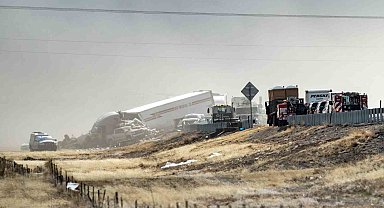 ABD'de kum fırtınası zincirleme kazaya yol açtı: 4 ölü, 29 yaralı