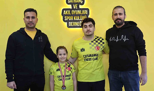 Açtıkları satranç kulübüyle milli takıma sporcu yetiştiriyorlar