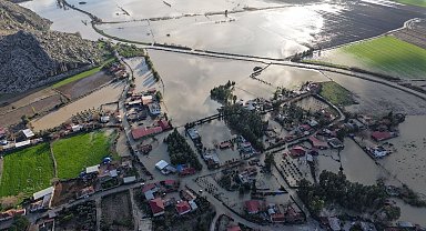 Adana'da afetin boyutu havadan görüntülendi