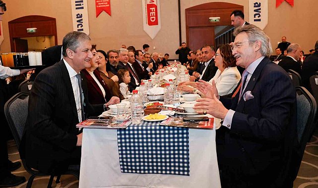 Adana'da koruyucu aileler ve çocukları iftarda buluştu