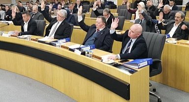 Afyonkarahisar Belediyesi'nden sosyal destek paketleri... Öğrenci, emekli ve üniversite adaylarına destek