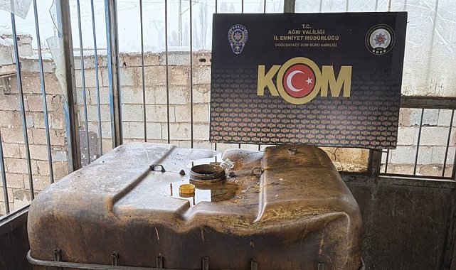 Ağrı'da 5 bin litre kaçak akaryakıt ve 499 sikke ele geçirildi
